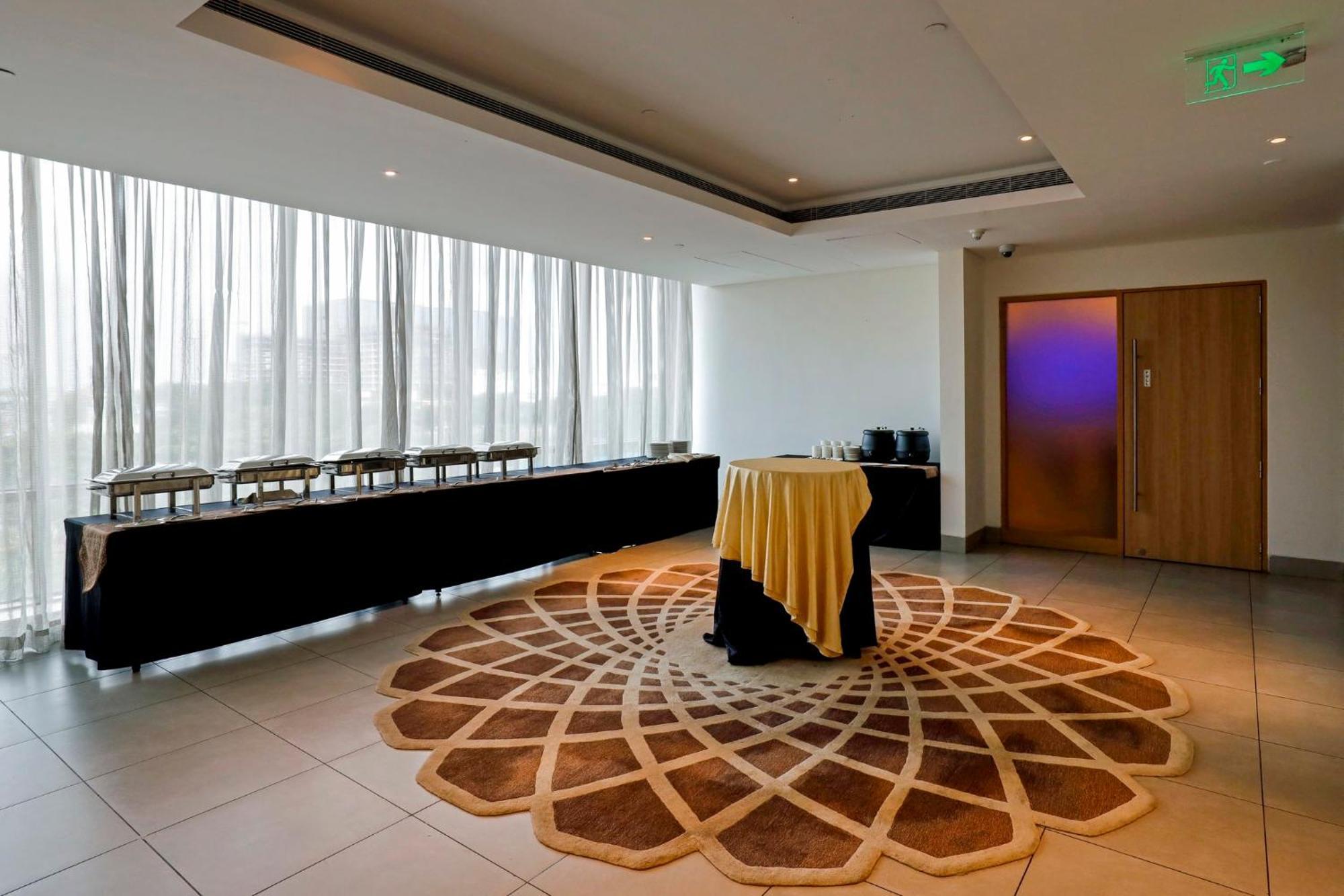 Holiday Inn Chennai Omr It Expressway By Ihg Exterior foto